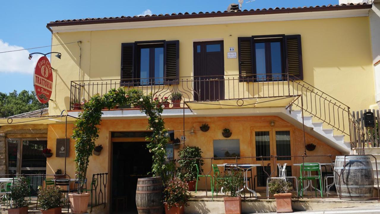 B&B Da Nicoletta San Pantaleo Exteriör bild