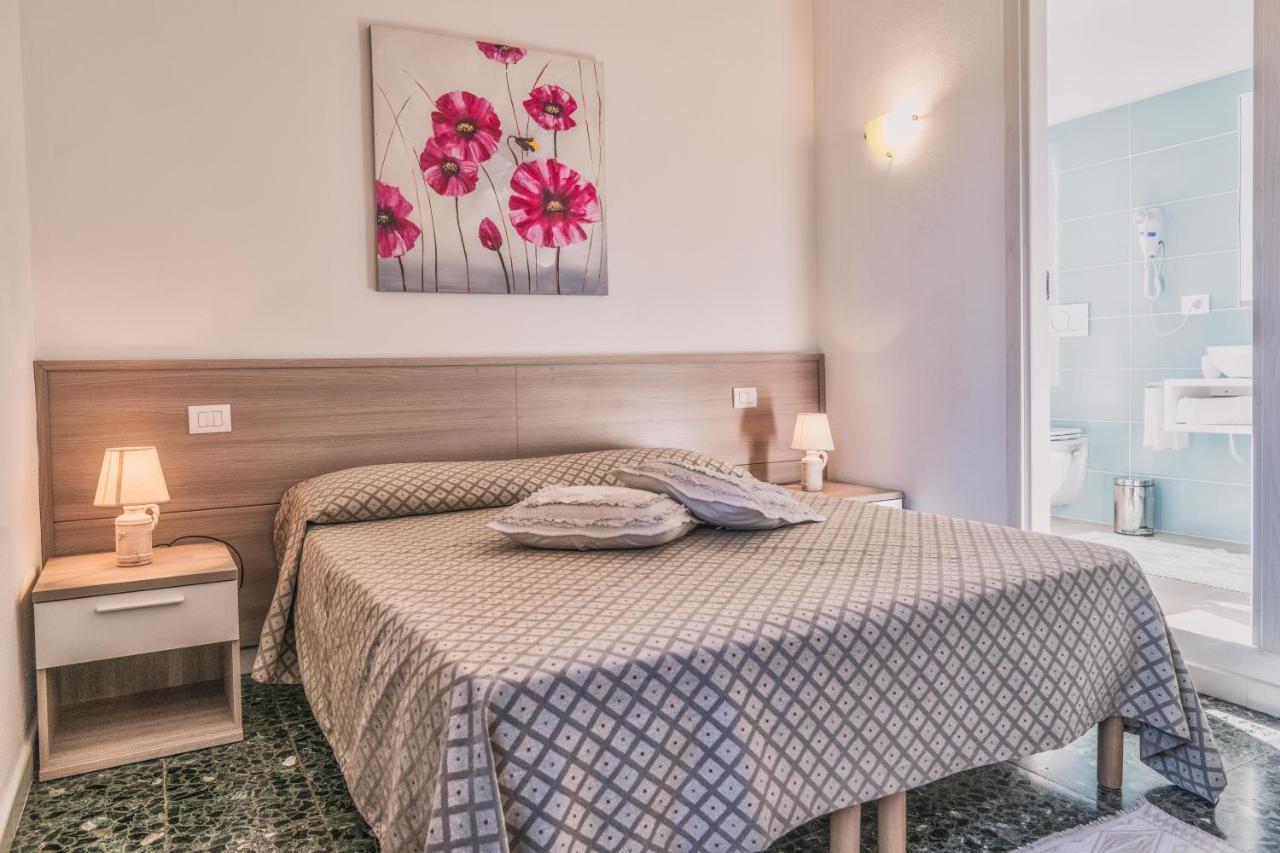 B&B Da Nicoletta San Pantaleo Exteriör bild